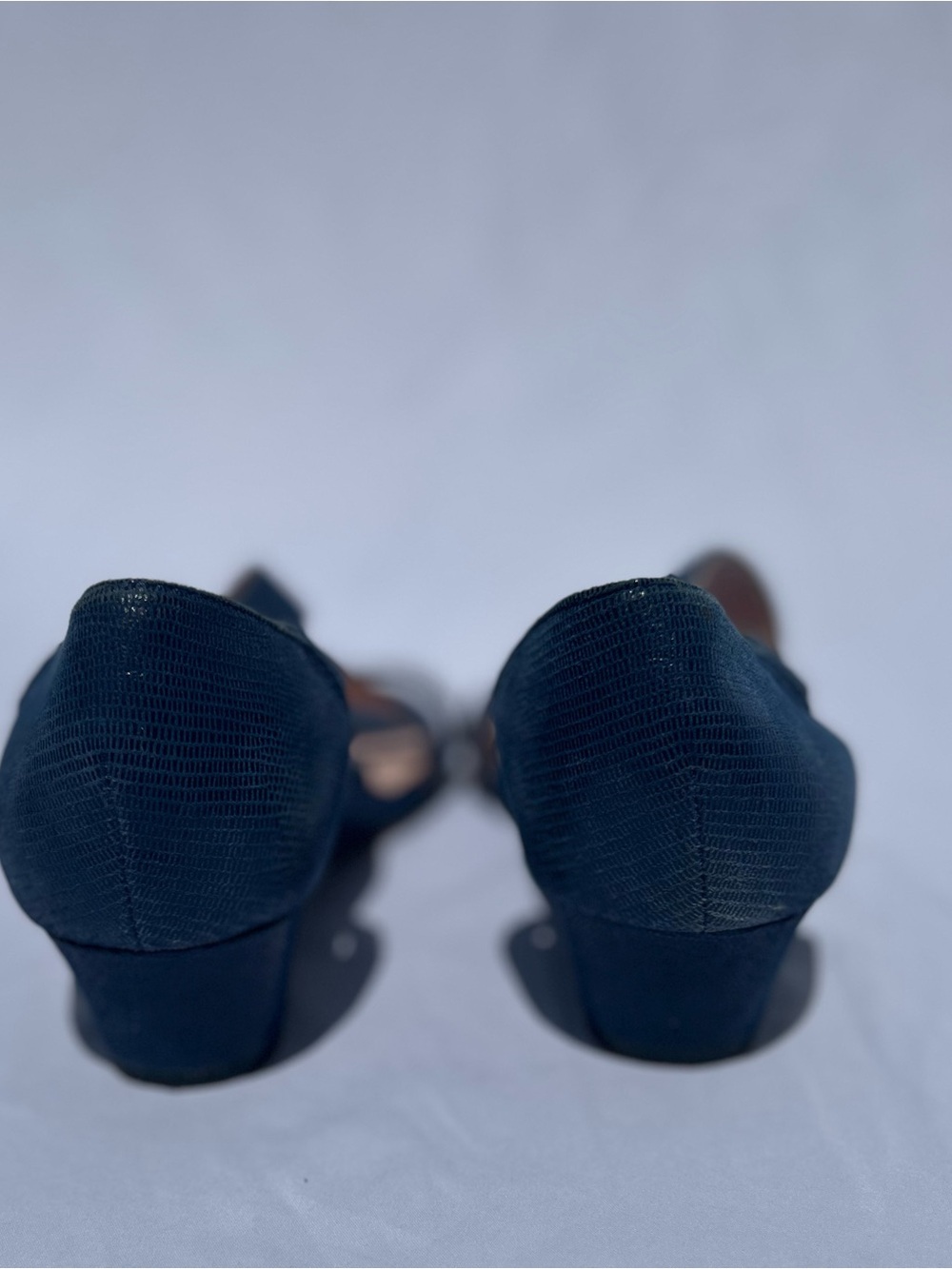 Taryn Rose Women’s Navy Blue Crisscross Wedge Sandals size 9 1/2 - Picture 8 of 8